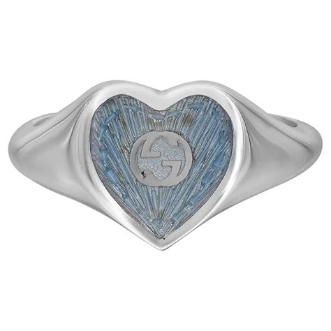 gucci ring with interlocking g enamel heart